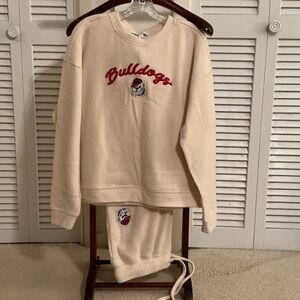 Bulldog Beige Sweatshirt and Pants Set